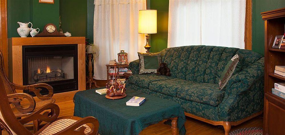 The Sawyer House Bed & Breakfast Sturgeon Bay Exterior photo