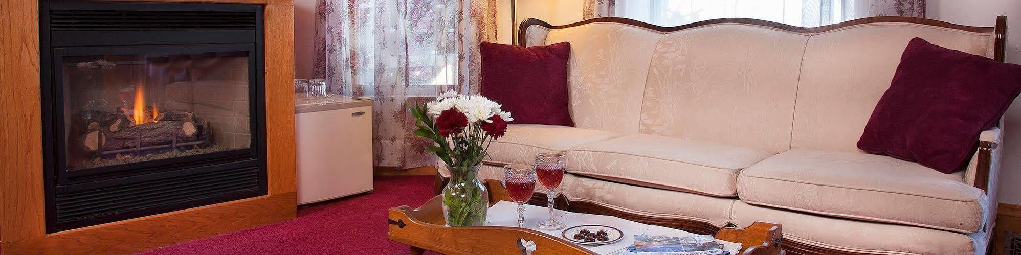 The Sawyer House Bed & Breakfast Sturgeon Bay Exterior photo